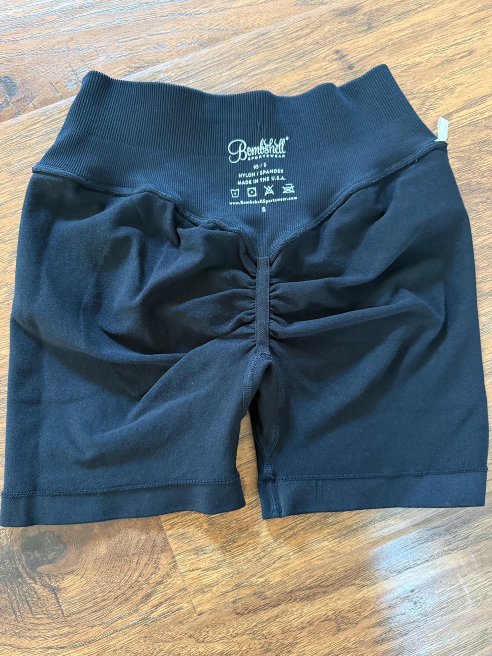 Bombshell Sportswear Cheeky Seamless Black Biker Shorts SMALL NEVER WORN! - Picture 3 of 9